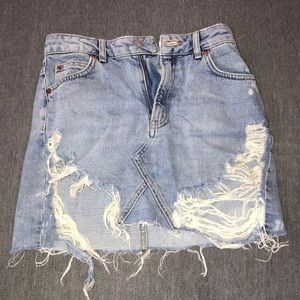 TopShop distressed denim skirt sz 0